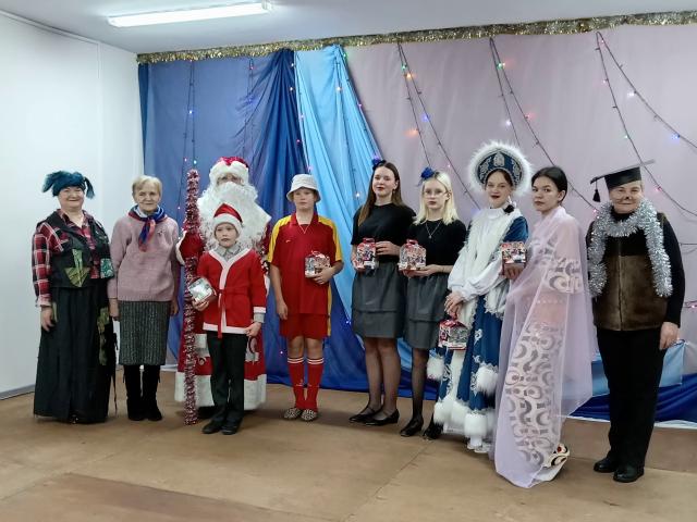 Новогодние  мероприятия  в  Верхнеуфтюгской  библиотеке.